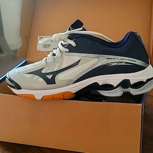 Mizuno woman's sneakers